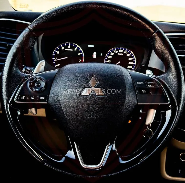 Mitsubishi Outlander 2023 for Sale in Sharjah Image-12