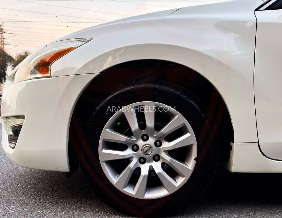 Nissan Altima 2016 for Sale in Sharjah Image-17