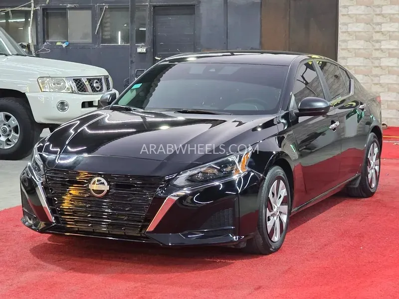 Nissan Altima 2024 for Sale in Ajman Image-2