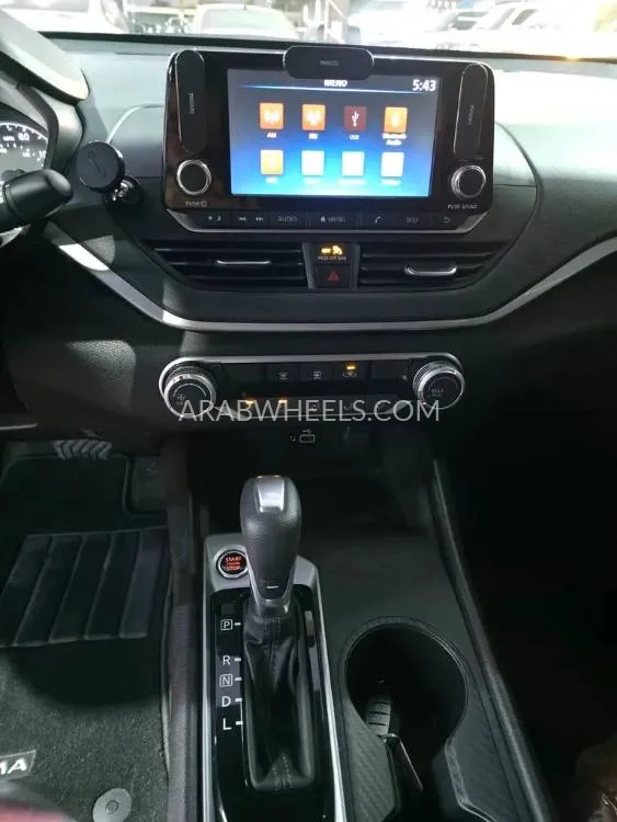 Nissan Altima 2024 for Sale in Ajman Image-9