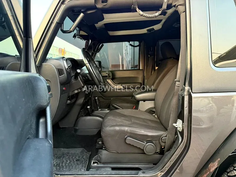 جيب رانجلر 2018 for Sale in الشارقة Image-8