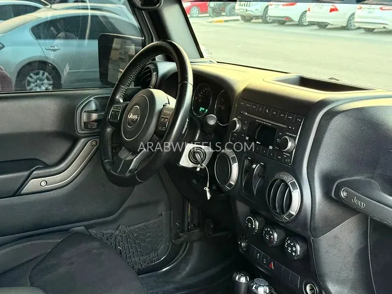 جيب رانجلر 2018 for Sale in الشارقة Image-10