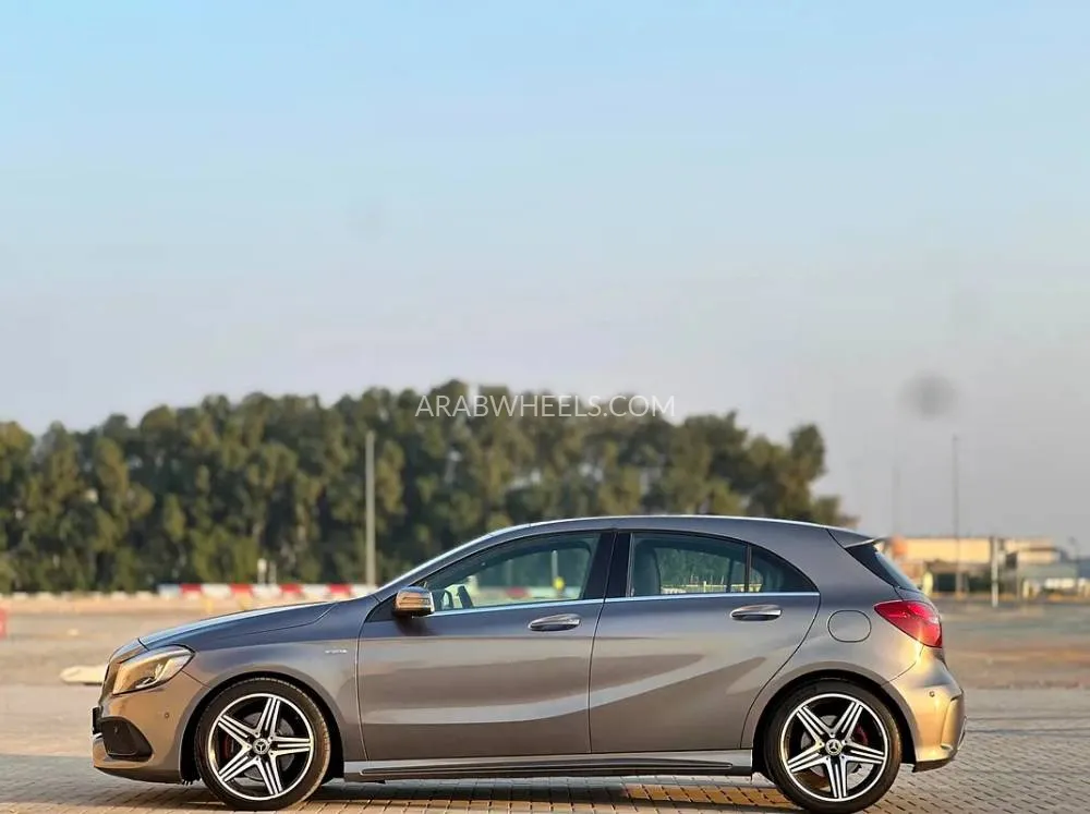 Mercedes Benz A Class 2018 for Sale in Sharjah Image-4