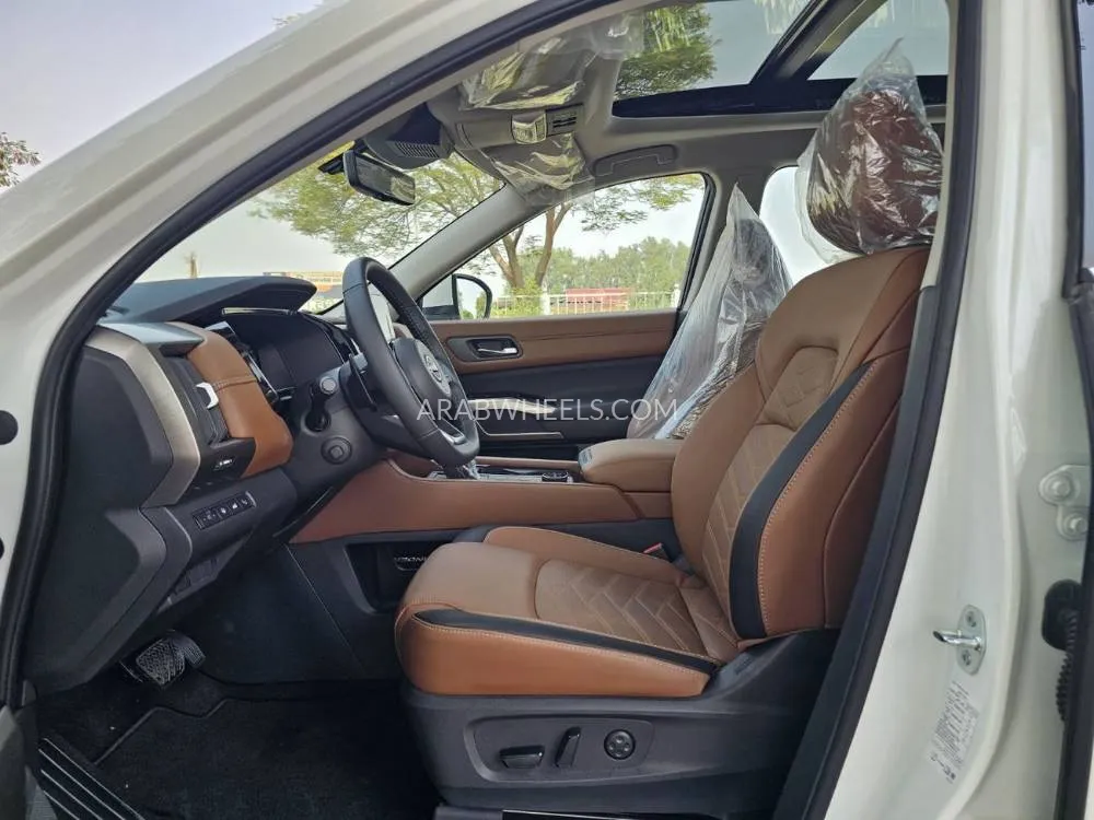 Nissan Pathfinder 2023 for Sale in Dubai Image-9