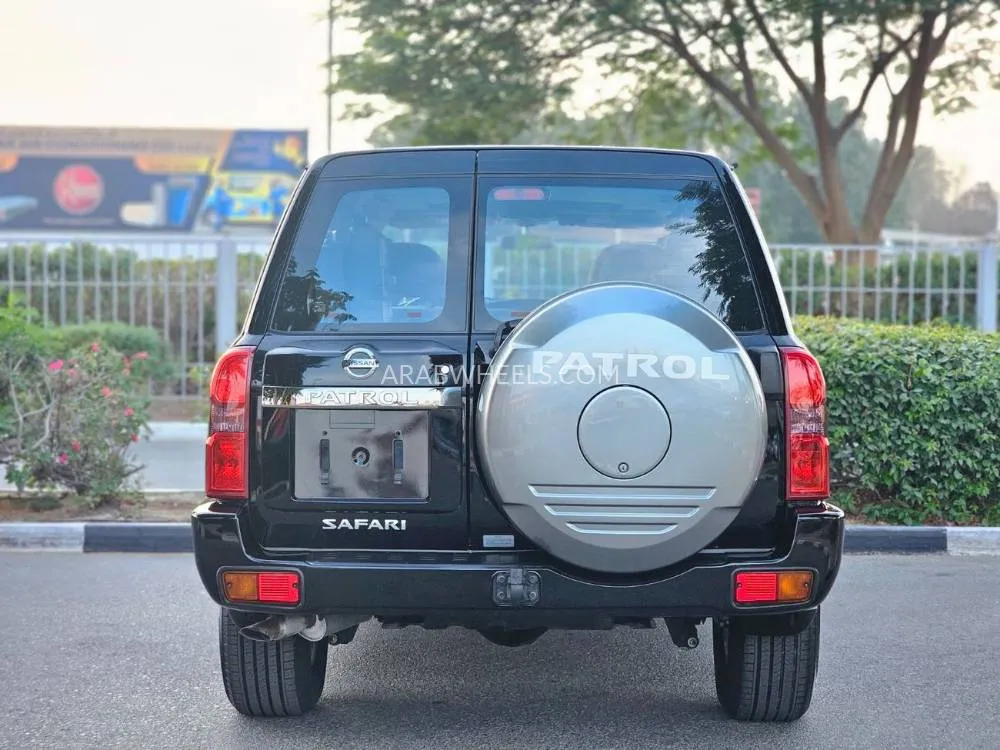 Nissan Patrol 2023 for Sale in Dubai Image-6