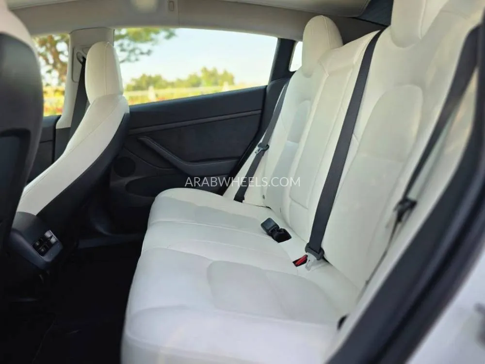Tesla Model 3 2023 for Sale in Dubai Image-7