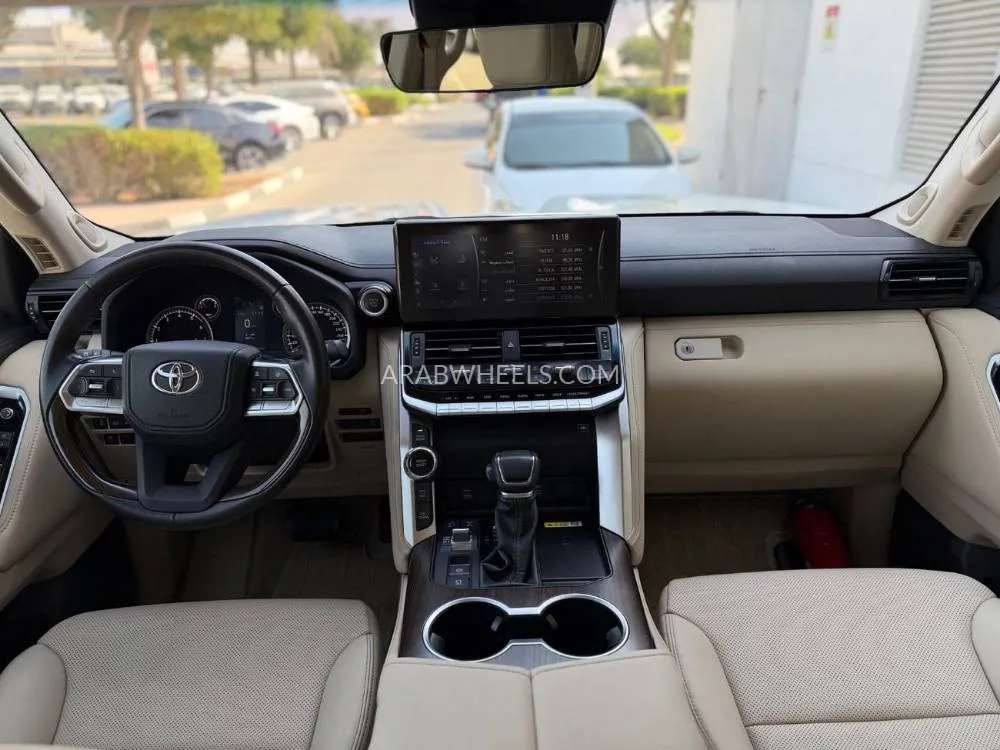Toyota Land Cruiser 2023 for Sale in Dubai Image-16