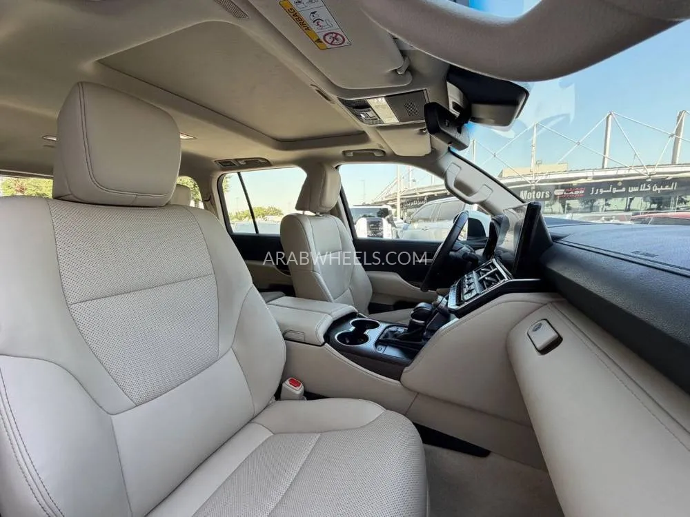 Toyota Land Cruiser 2023 for Sale in Dubai Image-17