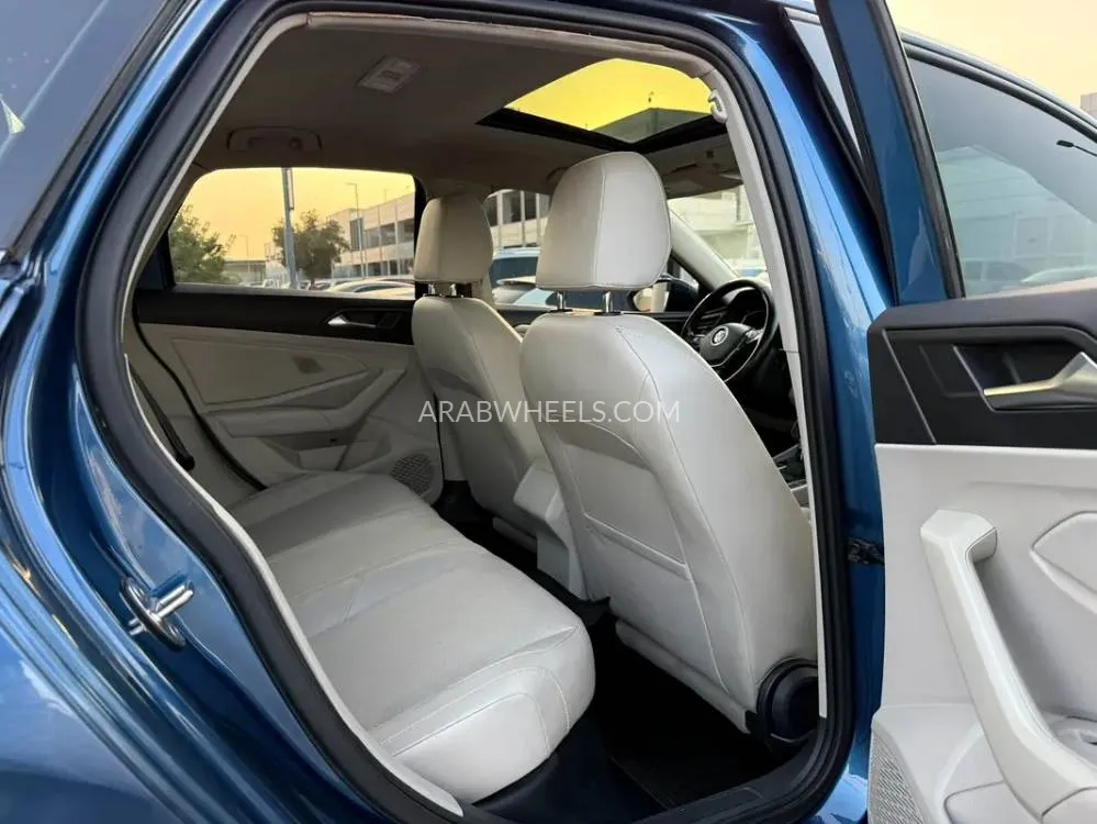 Volkswagen Jetta 2019 for Sale in Sharjah Image-11