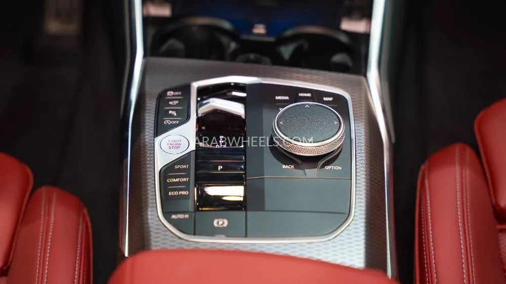 بي إم دبليو الفئة الثالثة 2025 for Sale in أبو ظبي Image-13