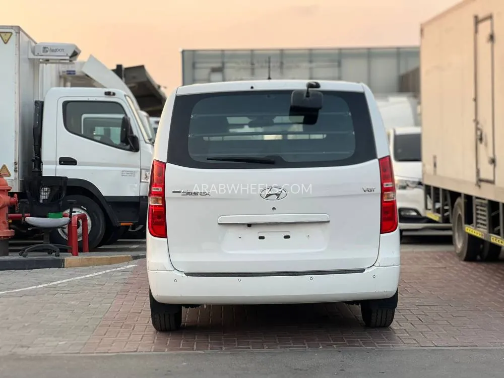 Hyundai H-1 Starex 2021 for Sale in Sharjah Image-6