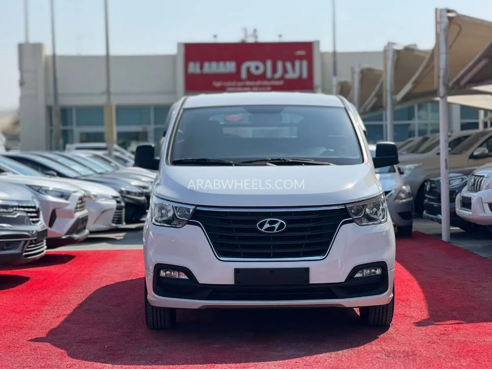 Hyundai H-1 Starex 2021 for Sale in Sharjah Image-3
