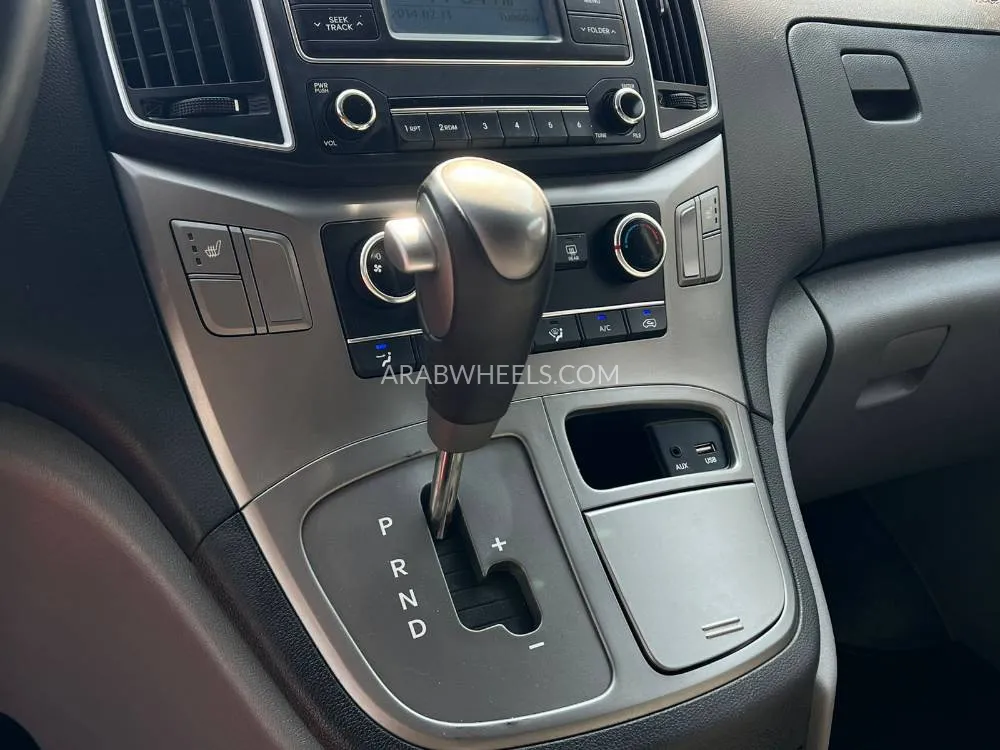 Hyundai H-1 Starex 2021 for Sale in Sharjah Image-16