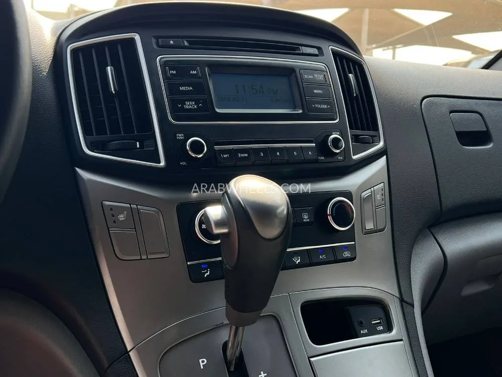 Hyundai H-1 Starex 2021 for Sale in Sharjah Image-17