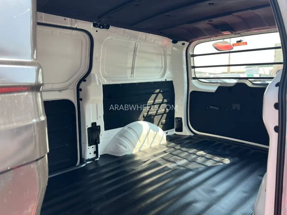 هيونداي إتش-1 ستاريكس 2021 for Sale in الشارقة Image-15