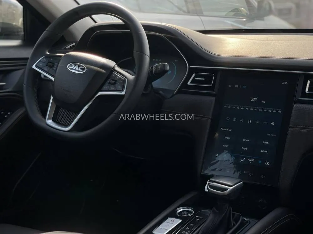 JAC J7 2023 for Sale in Sharjah Image-17