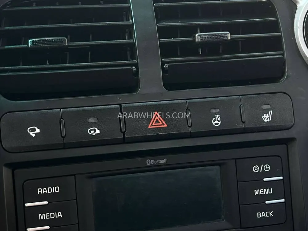 Kia Bongo 2022 for Sale in Sharjah Image-17