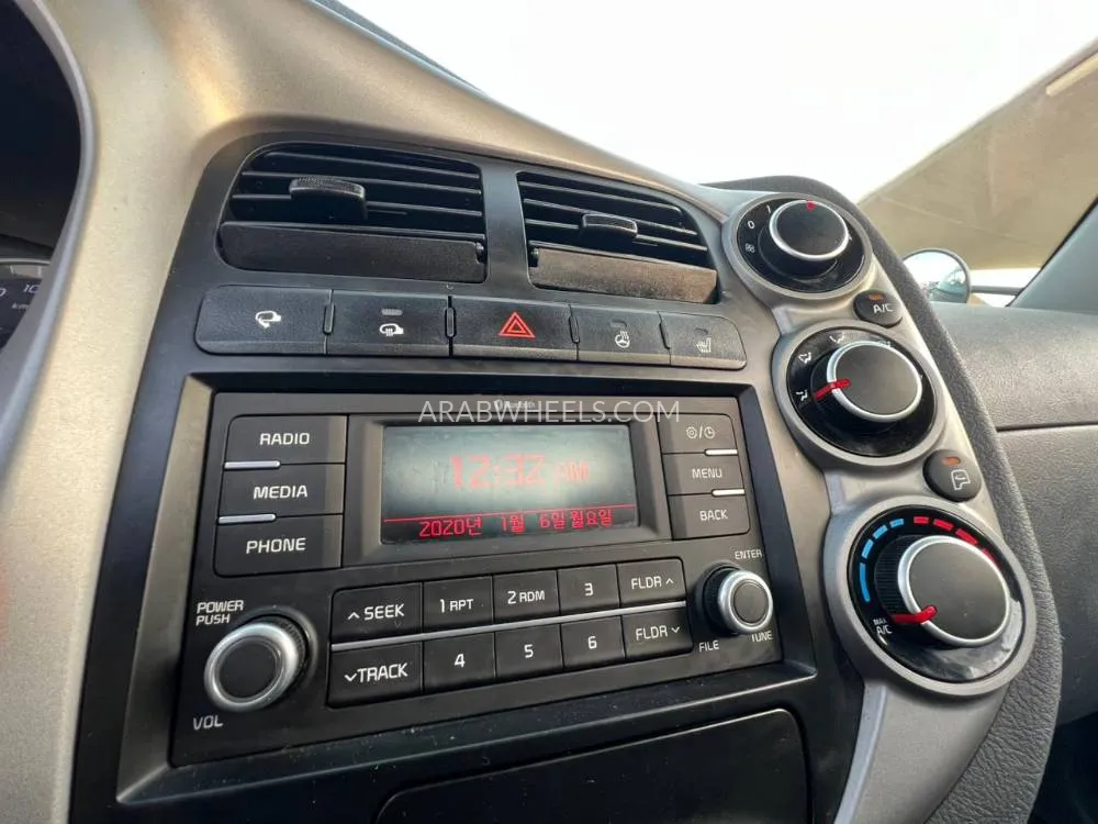 Kia Bongo 2022 for Sale in Sharjah Image-16