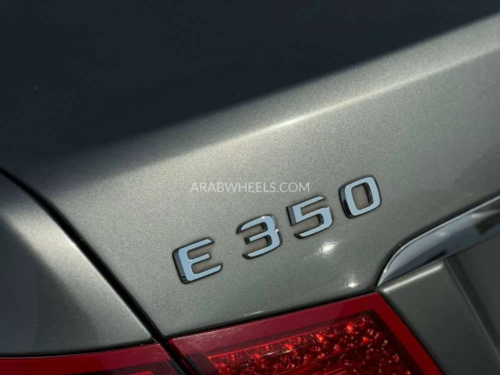 Mercedes Benz E Class 2011 for Sale in Sharjah Image-16
