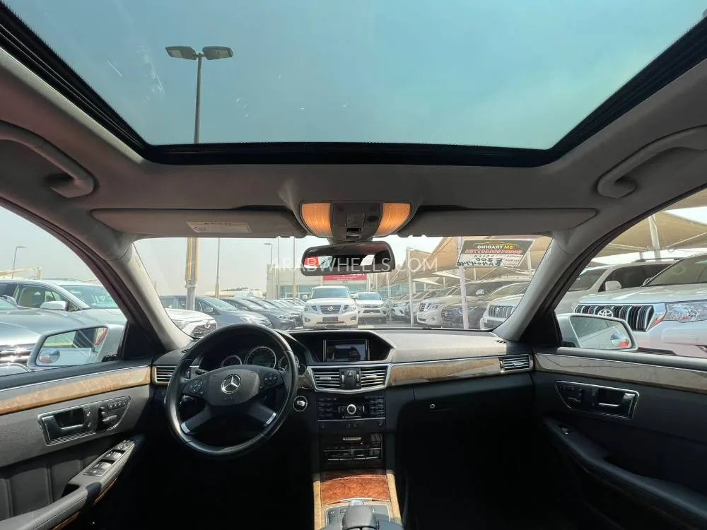 Mercedes Benz E Class 2011 for Sale in Sharjah Image-17