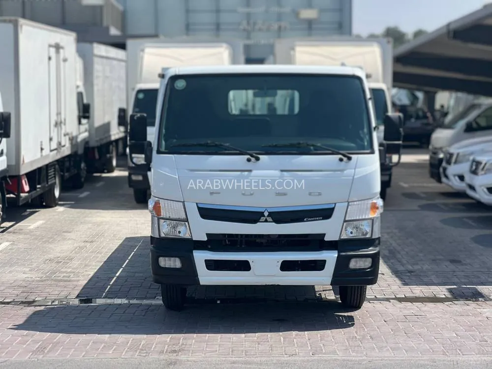 Mitsubishi Fuso 2020 for Sale in Sharjah Image-3