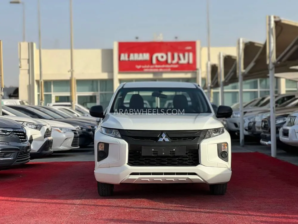 Mitsubishi L200 2022 for Sale in Sharjah Image-3