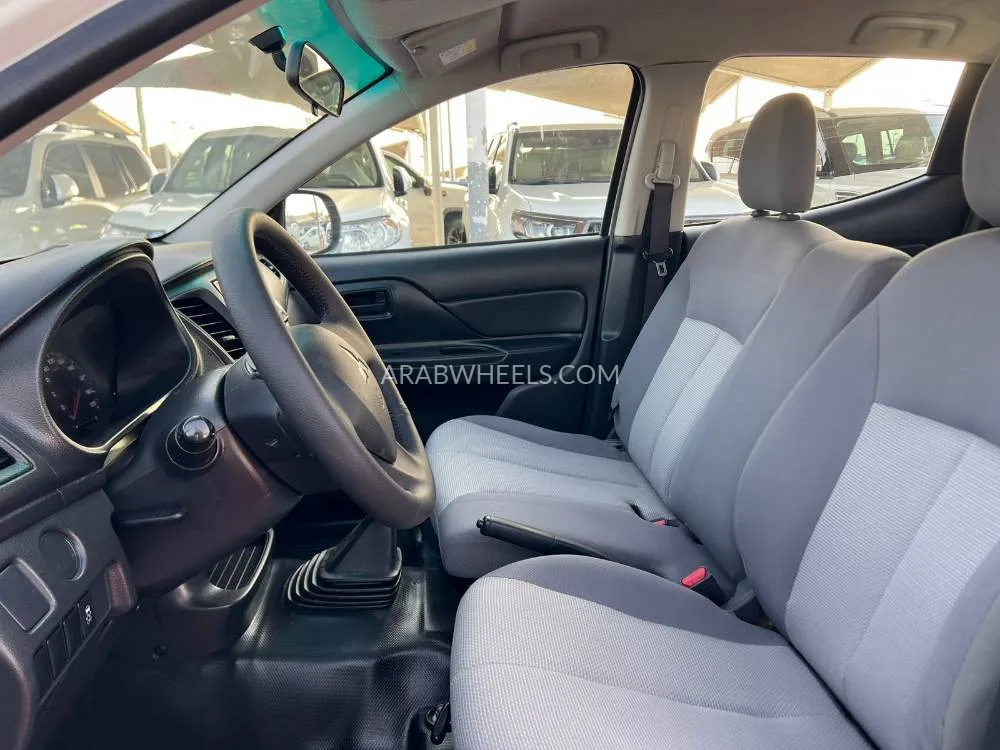 Mitsubishi L200 2022 for Sale in Sharjah Image-11