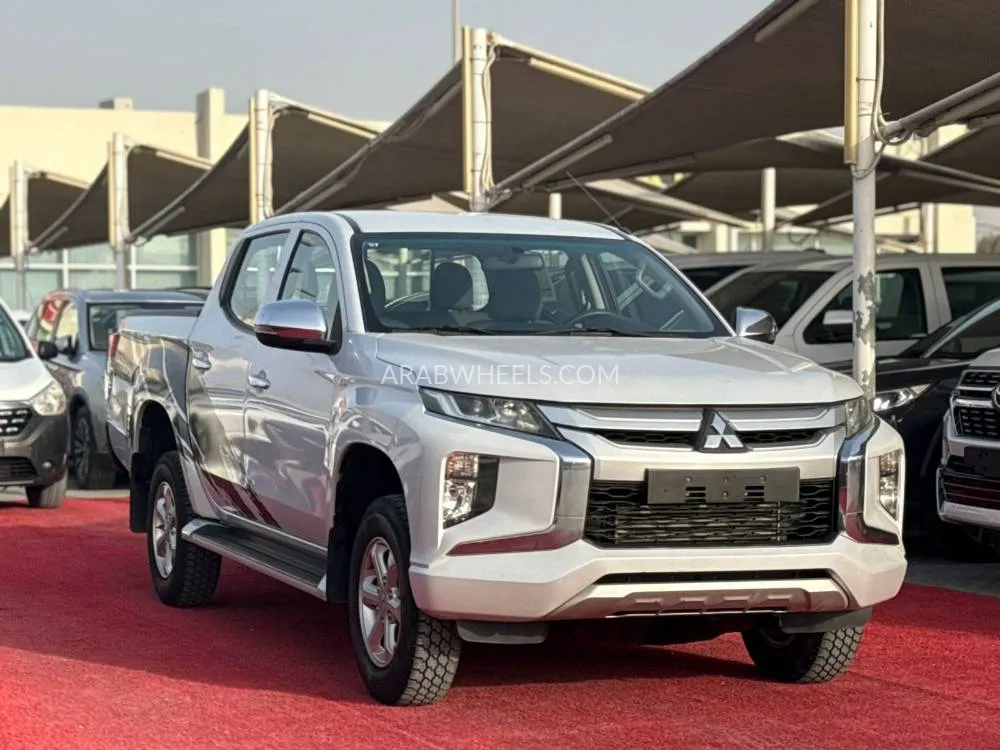 Mitsubishi L200 2020 for Sale in Sharjah Image-18