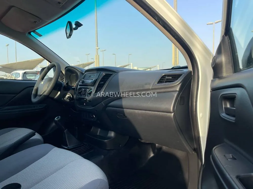 Mitsubishi L200 2021 for Sale in Sharjah Image-8
