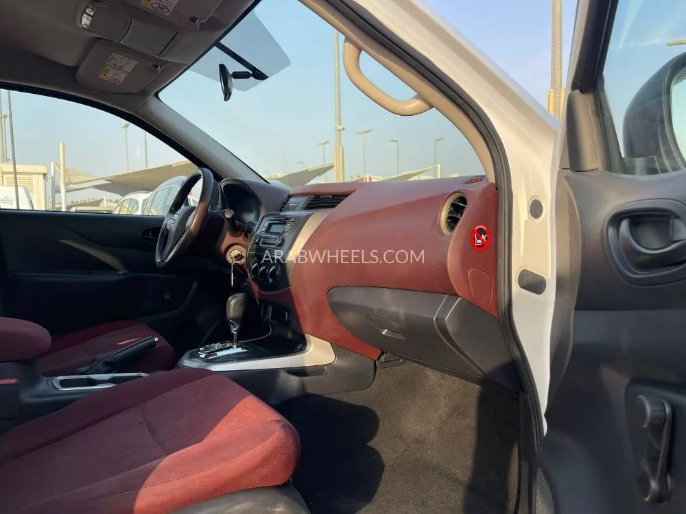 Nissan Navara 2019 for Sale in Sharjah Image-8