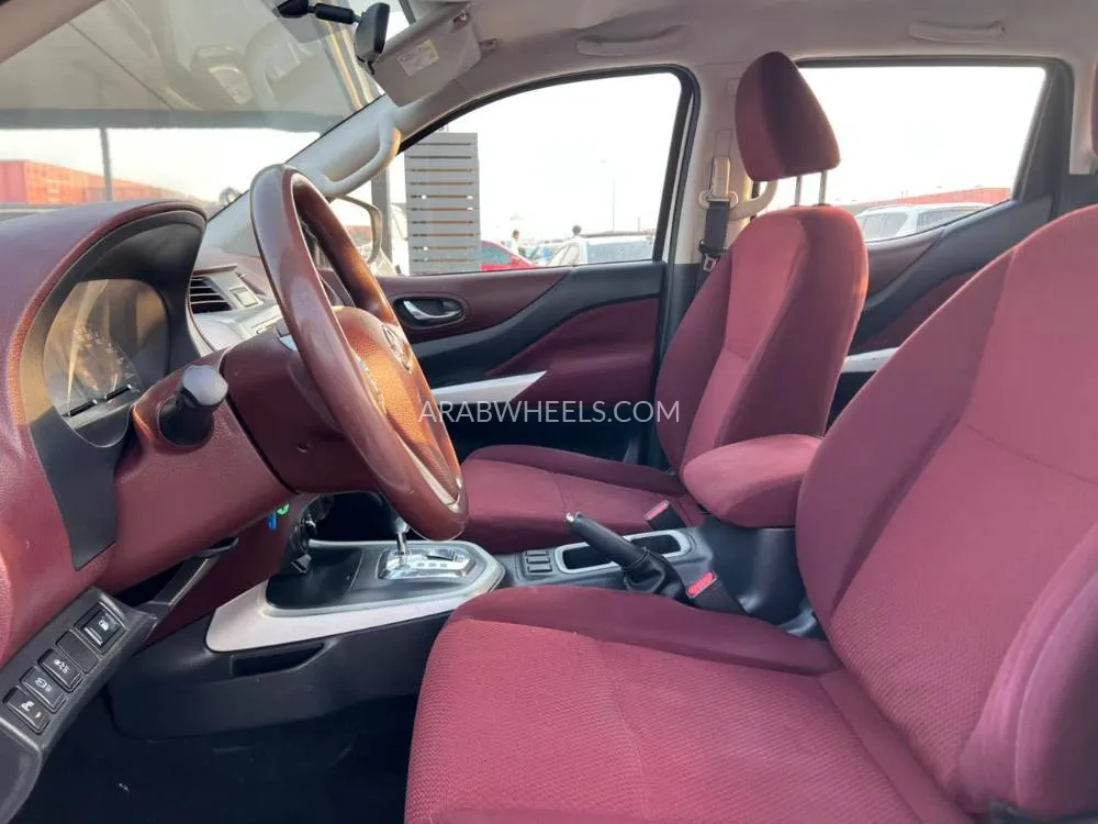 Nissan Navara 2020 for Sale in Sharjah Image-11