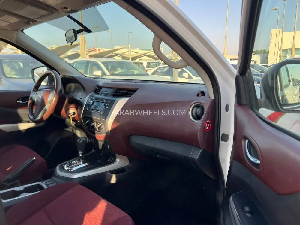 نيسان  نافارا 2020 for Sale in الشارقة Image-11