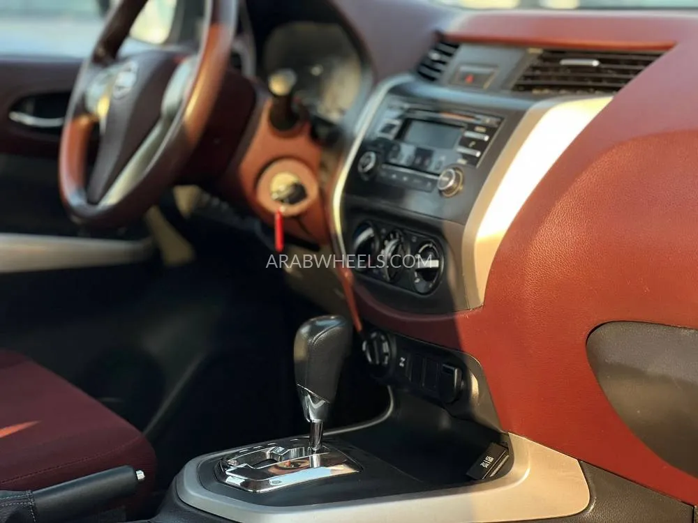 Nissan Navara 2020 for Sale in Sharjah Image-9