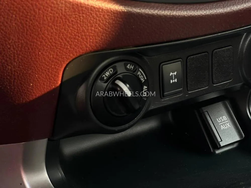 Nissan Navara 2020 for Sale in Sharjah Image-16