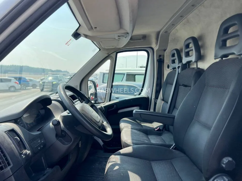 Peugeot Boxer 2023 for Sale in Sharjah Image-11