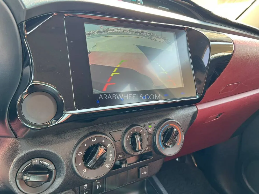 Toyota Hilux 2024 for Sale in Sharjah Image-17