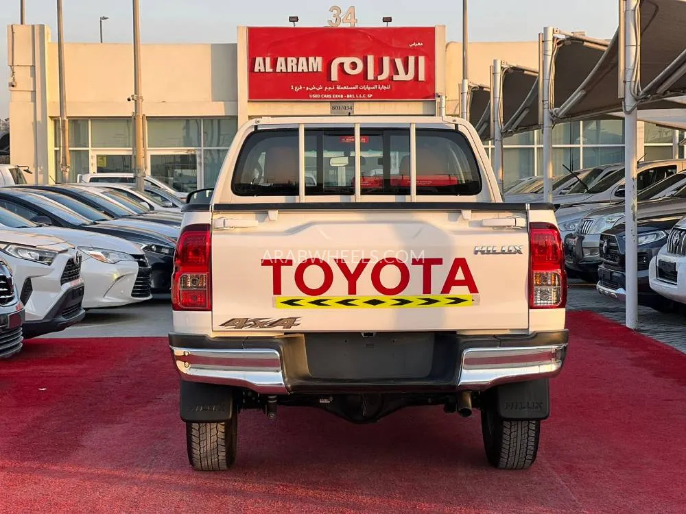 تويوتا هايلوكس 2024 for Sale in الشارقة Image-6