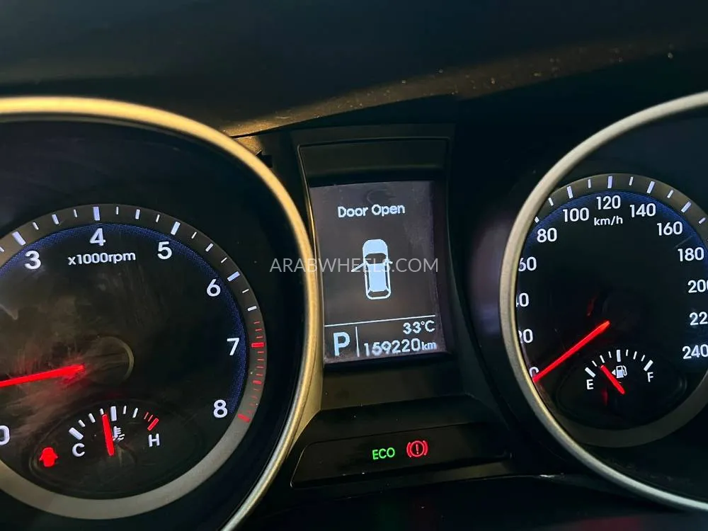 Hyundai Grand Santa Fe 2016 for Sale in Sharjah Image-8