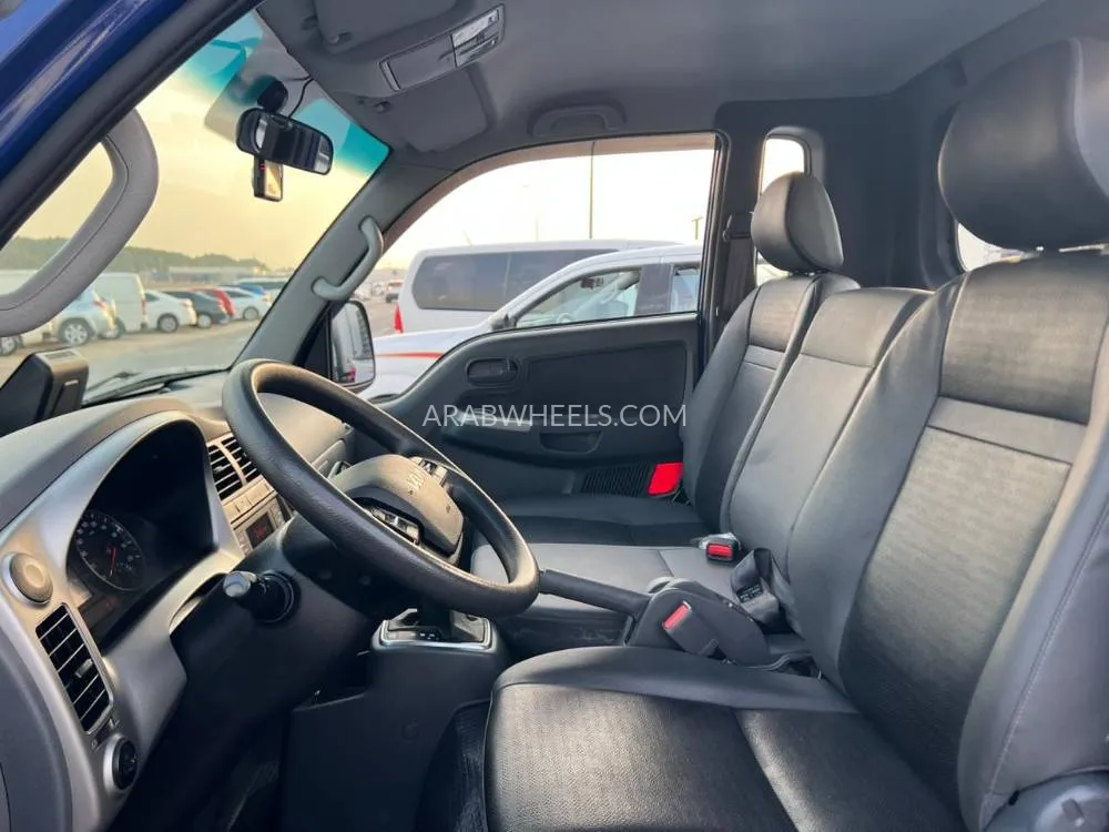 Kia Bongo 2022 for Sale in Sharjah Image-11