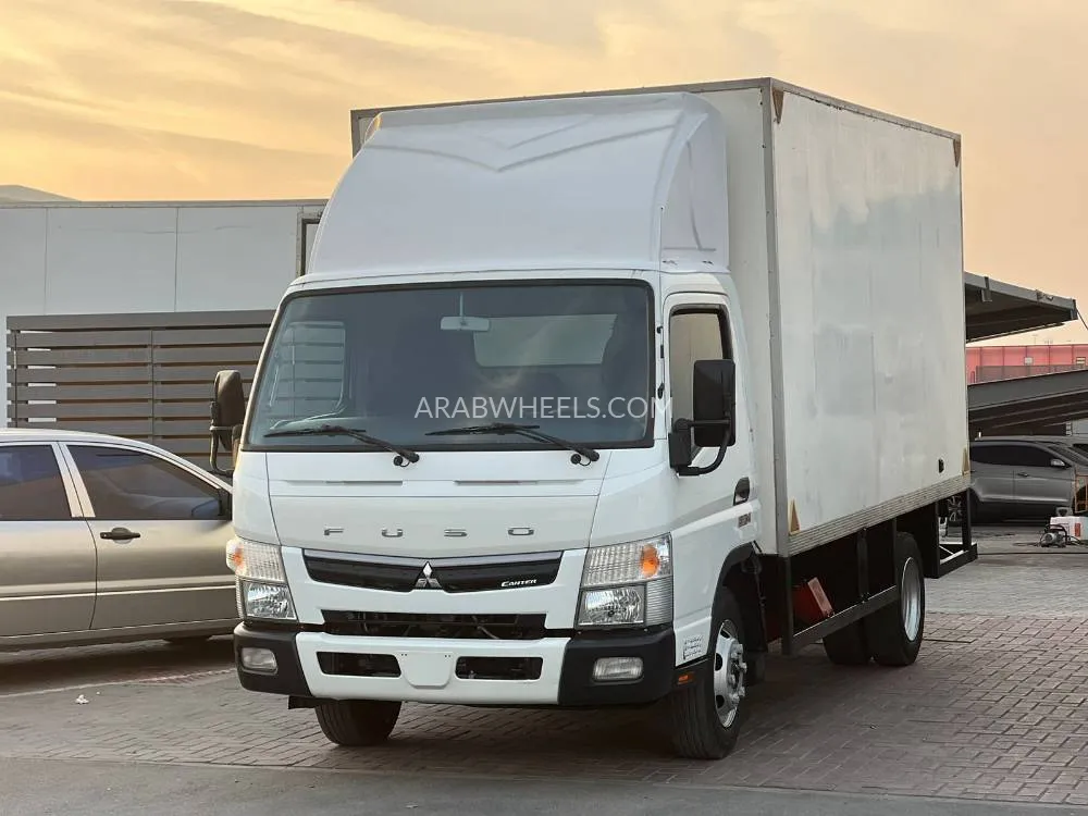 Mitsubishi Fuso 2021 for Sale in Sharjah Image-4