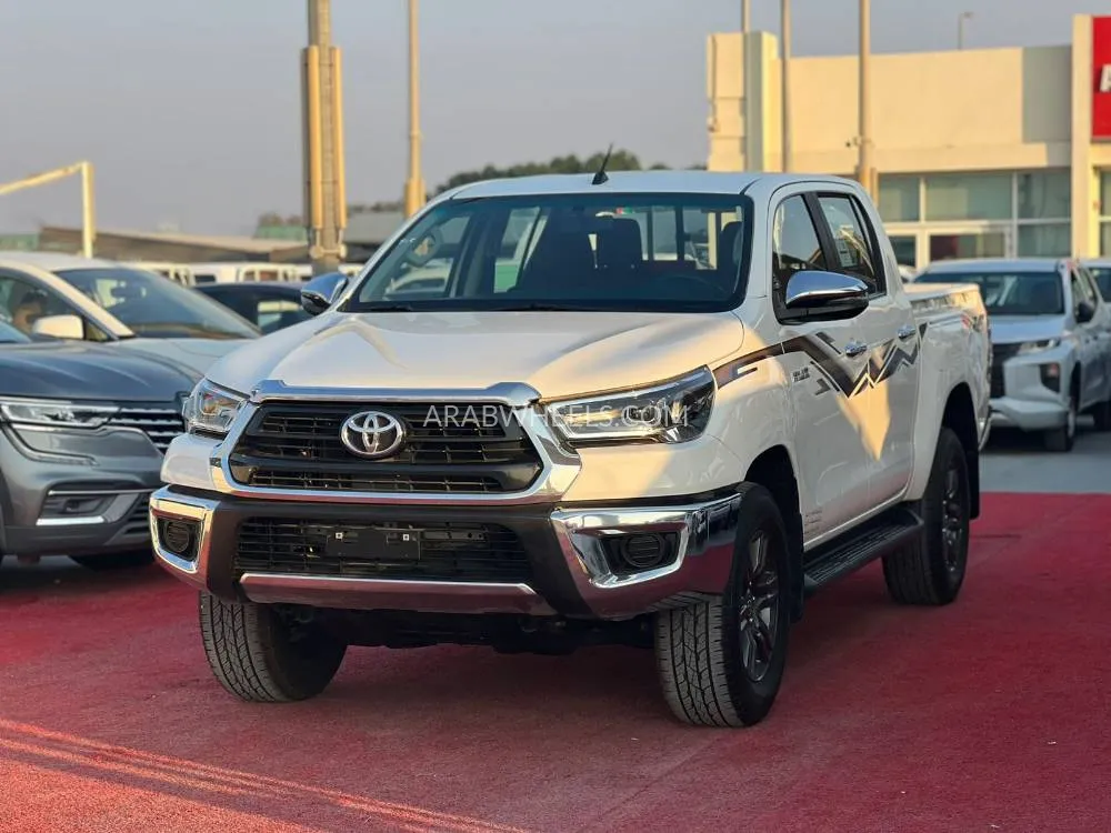 تويوتا هايلوكس 2024 for Sale in الشارقة Image-4