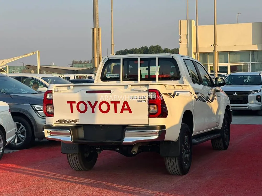 تويوتا هايلوكس 2024 for Sale in الشارقة Image-7