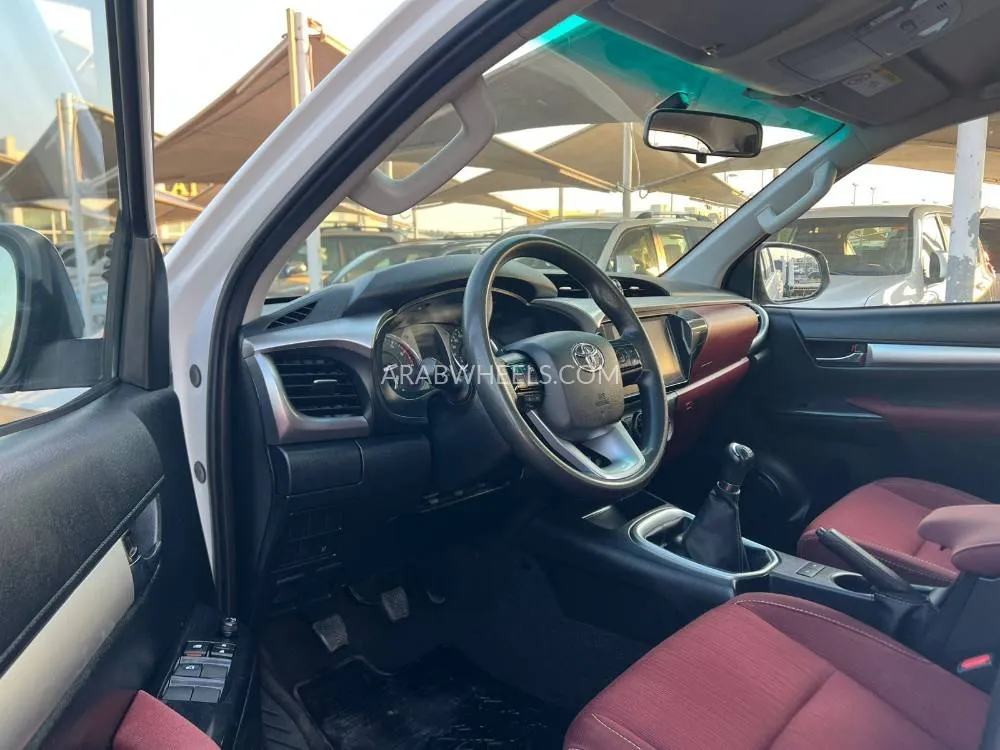 تويوتا هايلوكس 2024 for Sale in الشارقة Image-10