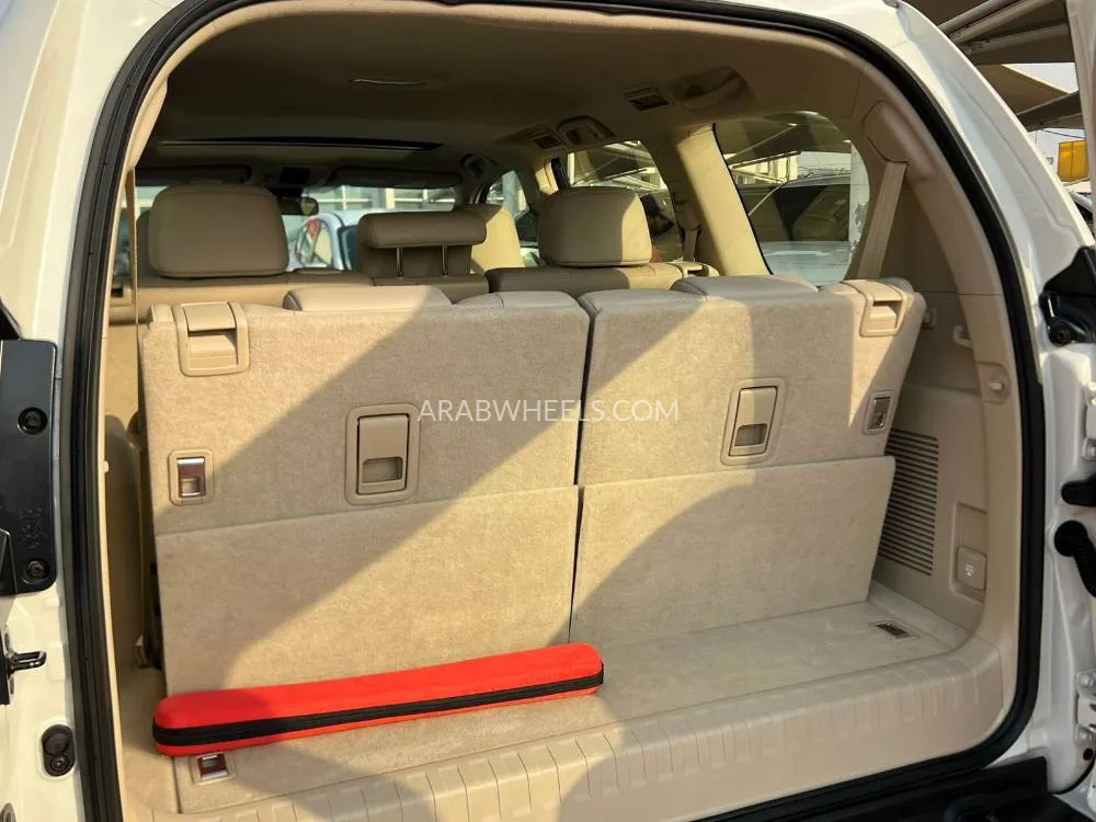 تويوتا لاند كروزر برادو 2022 for Sale in الشارقة Image-15