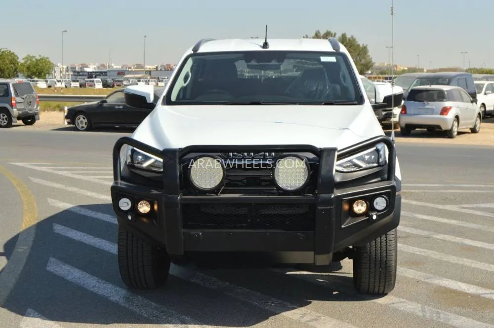 Isuzu Mu-X 2023 for Sale in Dubai Image-3