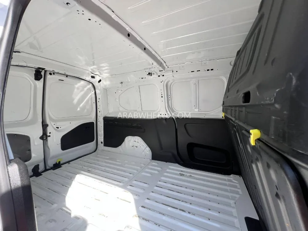 Peugeot Partner 2022 for Sale in Sharjah Image-15