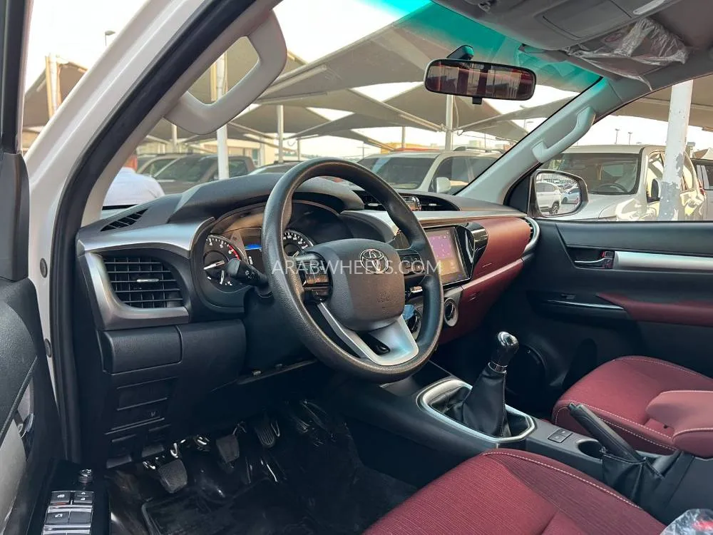 تويوتا هايلوكس 2025 for Sale in الشارقة Image-10