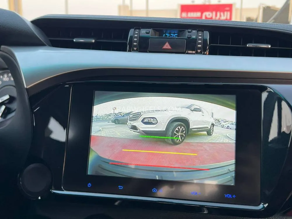 تويوتا هايلوكس 2025 for Sale in الشارقة Image-17