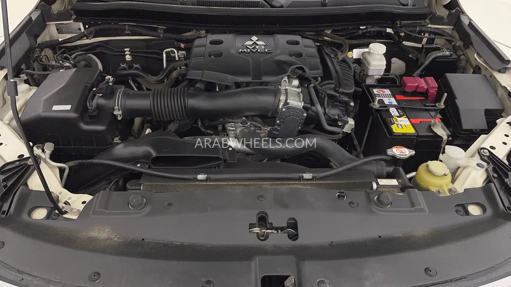 Mitsubishi Montero Sport 2022 for Sale in Dubai Image-9