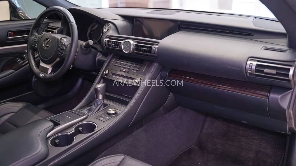 لكزس RC 2021 for Sale in الشارقة Image-10